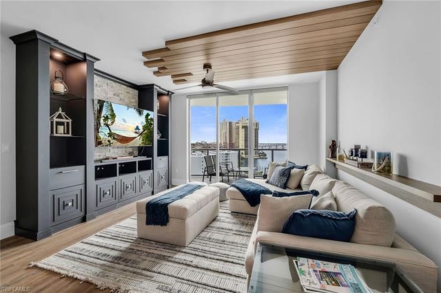 3000 Oasis Grand BLVD 1004, Fort Myers, FL 33916