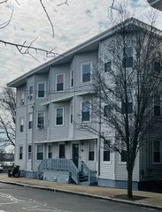 45 Louis St 3, Chelsea, MA 02150