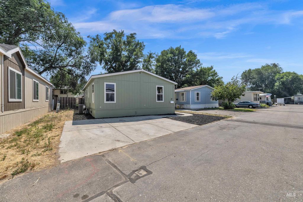 2401 S Owyhee St TRLR 87, Boise, ID 83705 photo 2