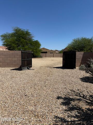 8050 W Crowned Eagle Court, Tucson, AZ 85757