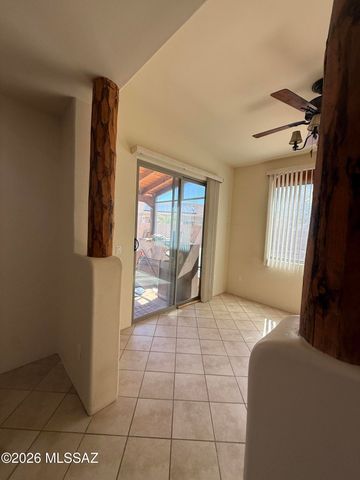 8050 W Crowned Eagle Court, Tucson, AZ 85757