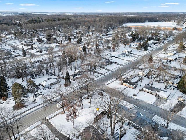 1437 BAUMGART ROAD, Green Bay, WI 54304