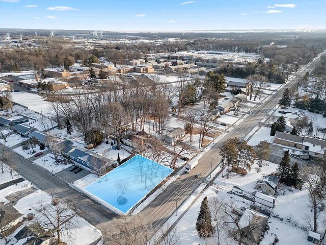 1437 BAUMGART ROAD, Green Bay, WI 54304