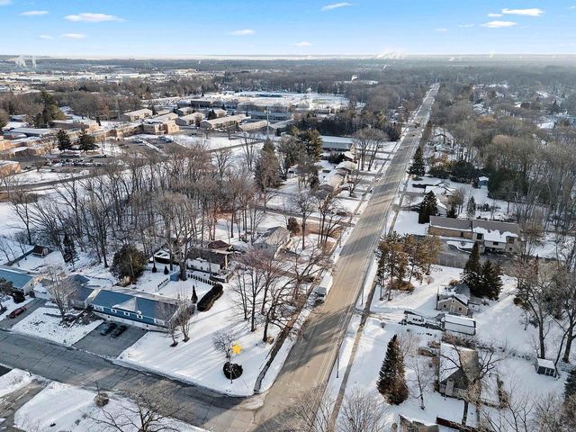 1437 BAUMGART ROAD, Green Bay, WI 54304