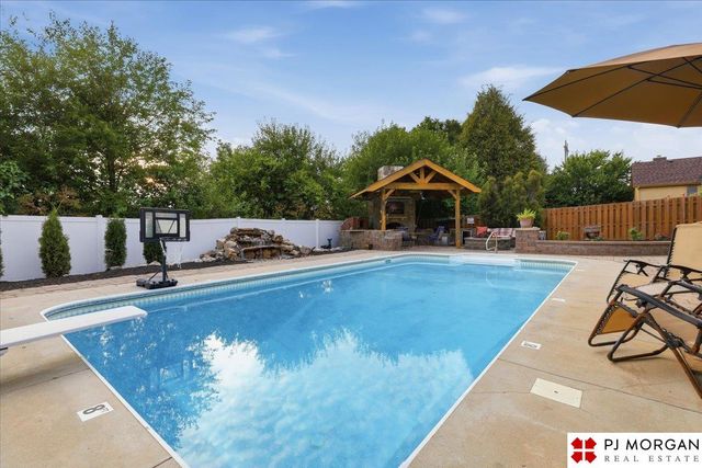 4504 N 167th Street, Omaha, NE 68116