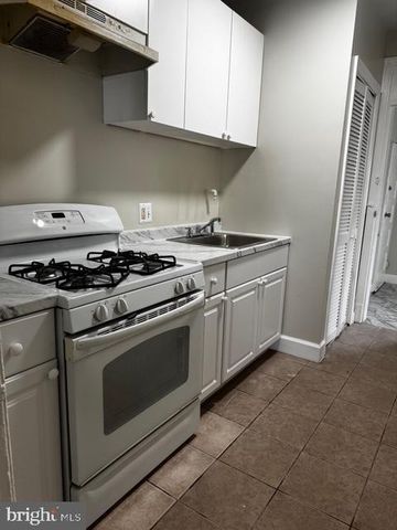 1227 HOLBROOK TER NE, Washington, DC 20002