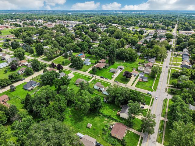 3902 SE 8th Street, Des Moines, IA 50315