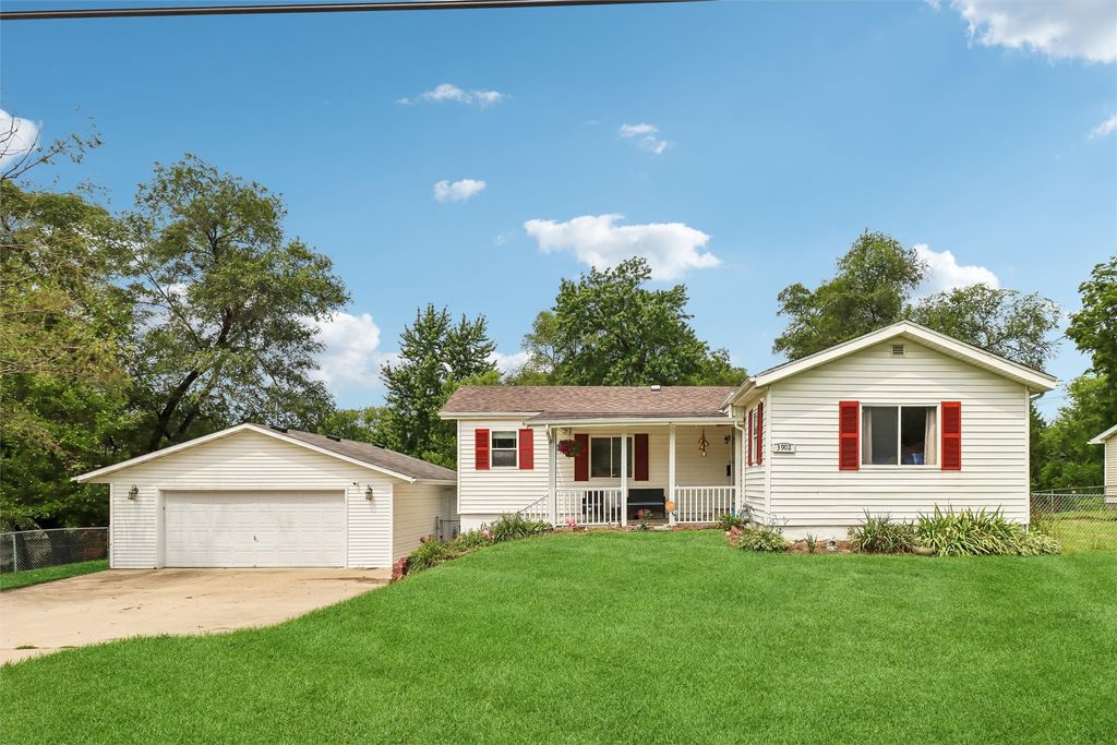 3902 SE 8th Street, Des Moines, IA 50315