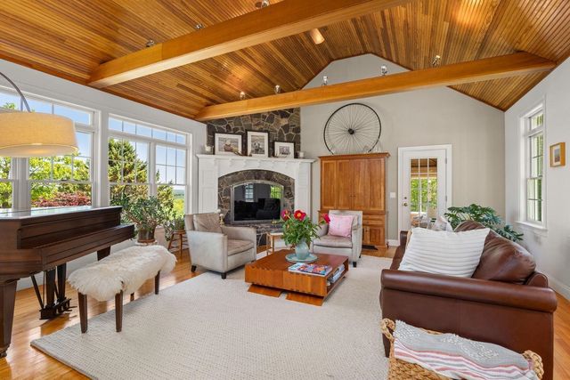 541 South Road, Hopkinton, NH 03229