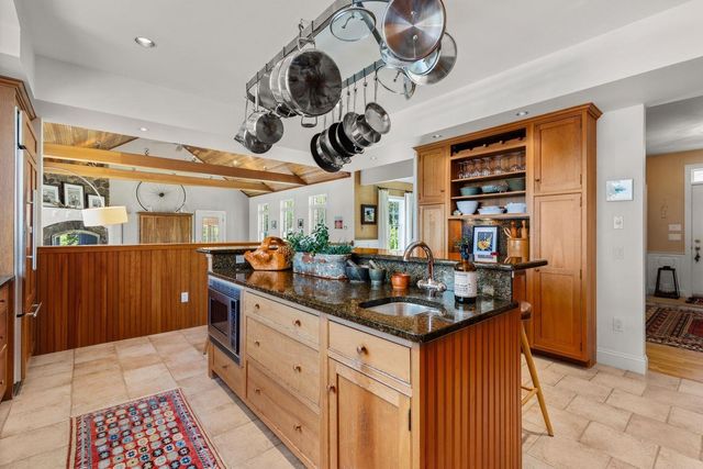 541 South Road, Hopkinton, NH 03229