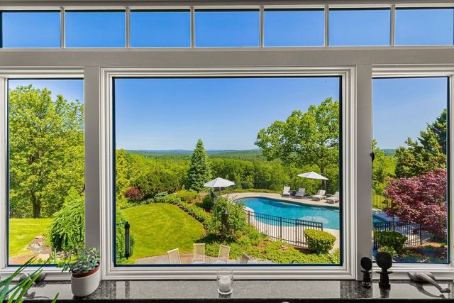 541 South Road, Hopkinton, NH 03229