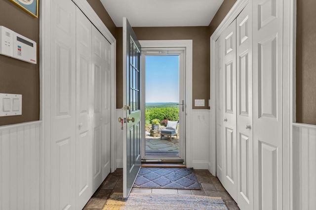 541 South Road, Hopkinton, NH 03229