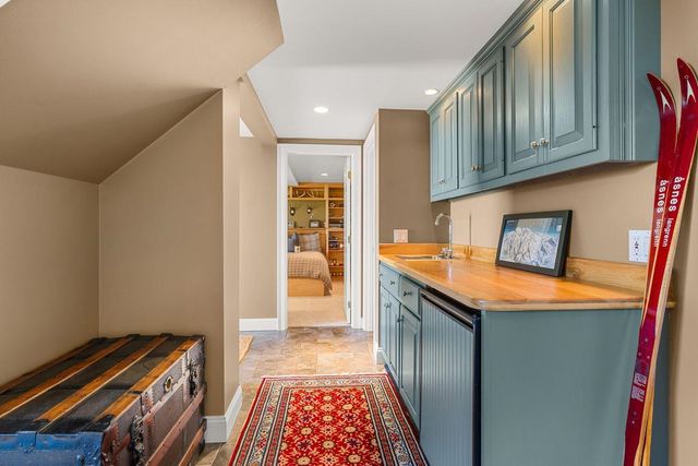 541 South Road, Hopkinton, NH 03229