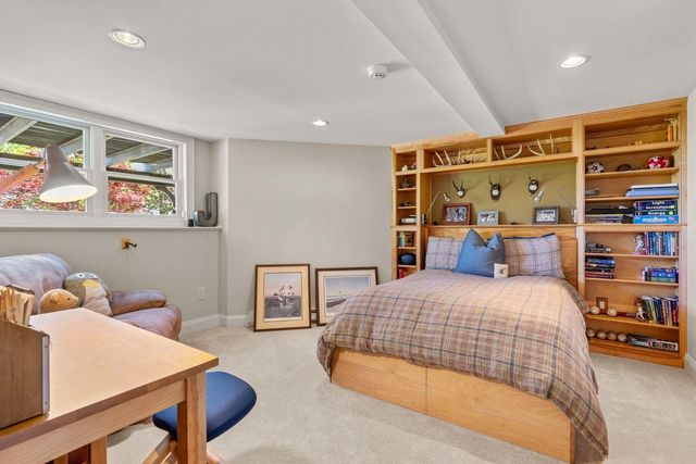 541 South Road, Hopkinton, NH 03229