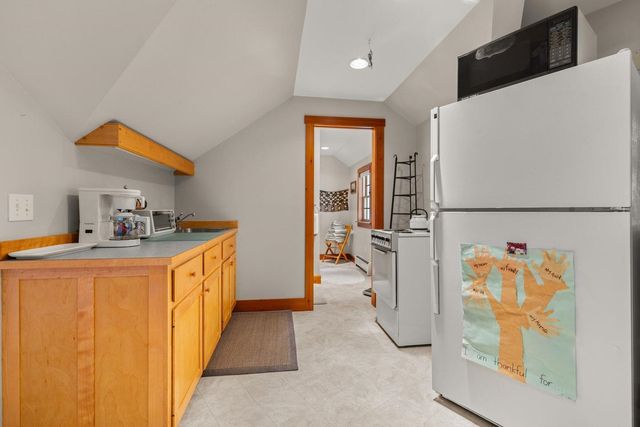 541 South Road, Hopkinton, NH 03229