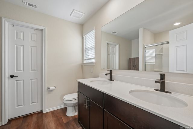 4037 SUN MEADOW LN, Seguin, TX 78155