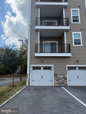 201 CHARLES ELLIS DR, Newtown Square, PA 19073