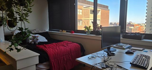 2 Hawthorne 16f, Boston, MA 02114