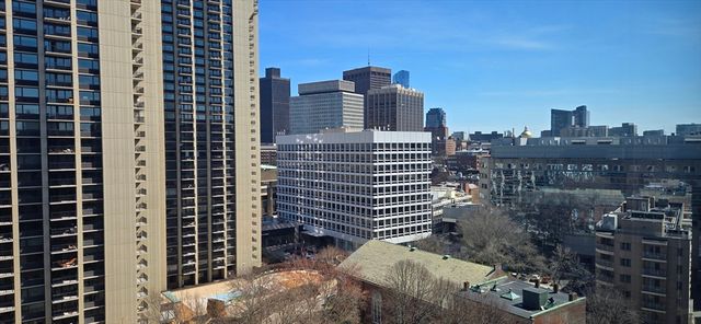 2 Hawthorne 16f, Boston, MA 02114