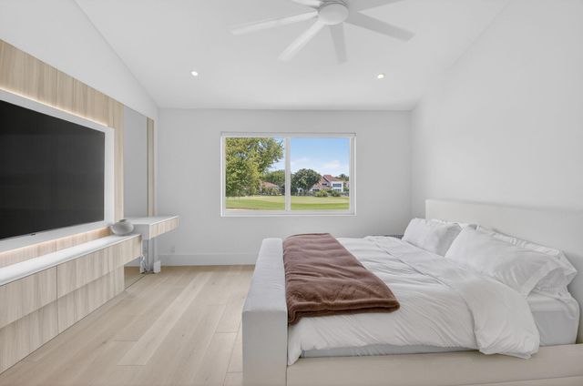 5846 NW 24th Avenue 202, Boca Raton, FL 33496