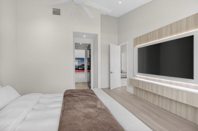 5846 NW 24th Avenue 202, Boca Raton, FL 33496