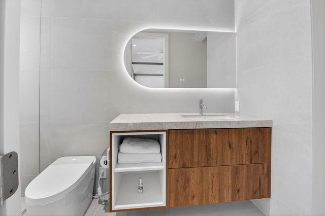 5846 NW 24th Avenue 202, Boca Raton, FL 33496