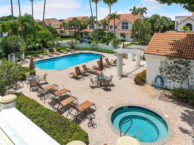 5846 NW 24th Avenue 202, Boca Raton, FL 33496