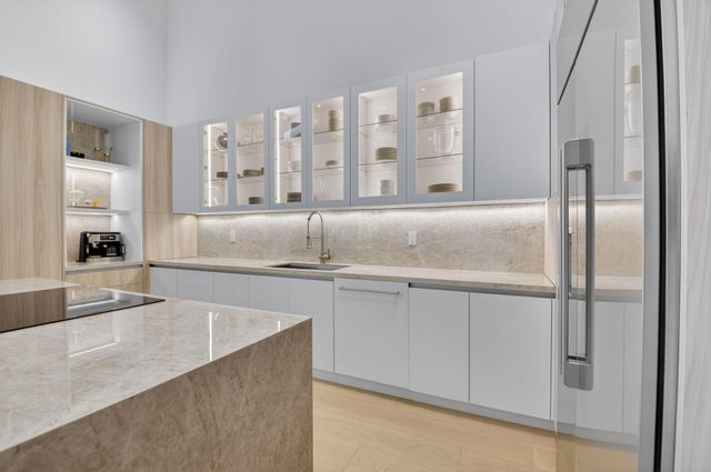 5846 NW 24th Avenue 202, Boca Raton, FL 33496