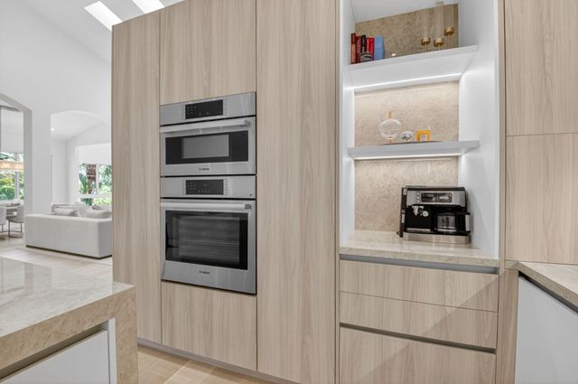 5846 NW 24th Avenue 202, Boca Raton, FL 33496