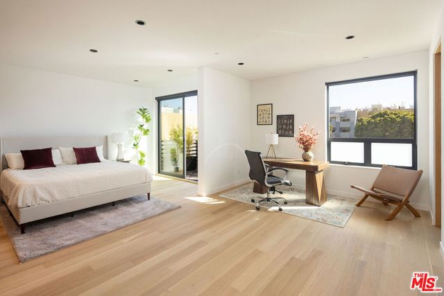 212 Bay St 103, Santa Monica, CA 90405