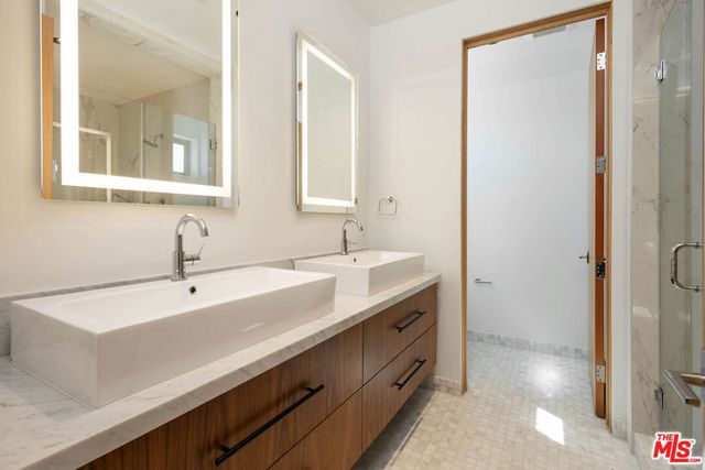 212 Bay St 103, Santa Monica, CA 90405