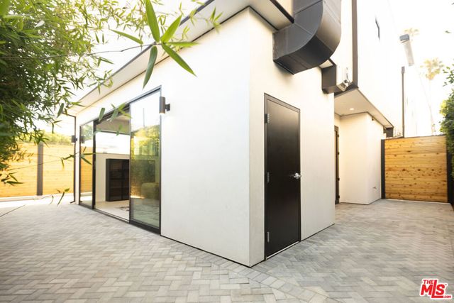212 Bay St 103, Santa Monica, CA 90405