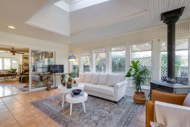 5498 N ANGELA RD, Memphis, TN 38120