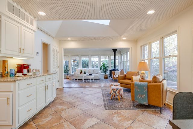 5498 N ANGELA RD, Memphis, TN 38120