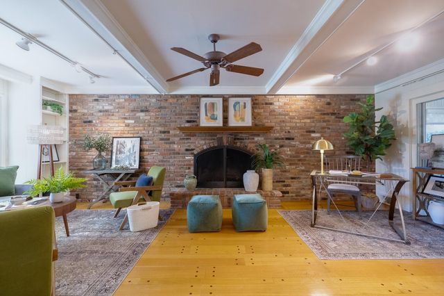 5498 N ANGELA RD, Memphis, TN 38120