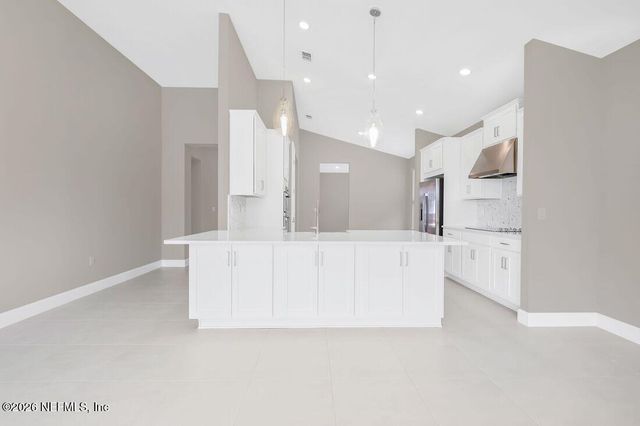 36 ARMOYAN Drive, Palm Coast, FL 32137