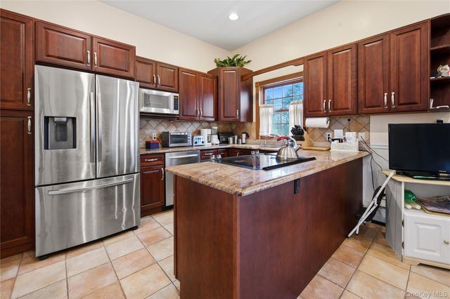 471 Southport Street, Ronkonkoma, NY 11779