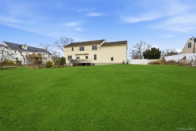 471 Southport Street, Ronkonkoma, NY 11779