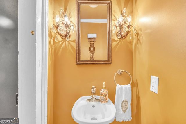 528 E Jones Street, Savannah, GA 31401