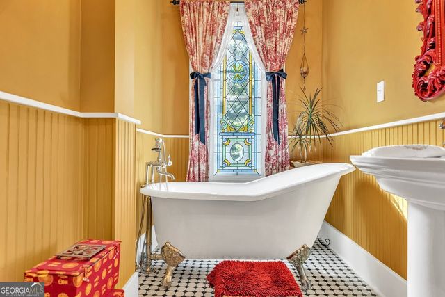 528 E Jones Street, Savannah, GA 31401