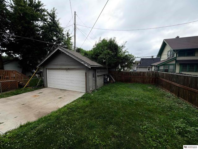 5916 N 24th Street, Omaha, NE 68110
