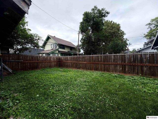 5916 N 24th Street, Omaha, NE 68110