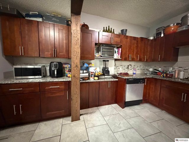 5916 N 24th Street, Omaha, NE 68110