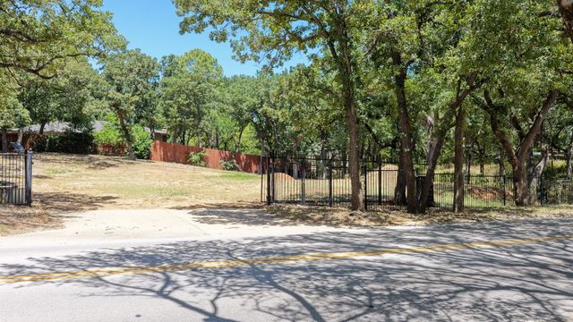 1196 W Continental Boulevard, Southlake, TX 76092