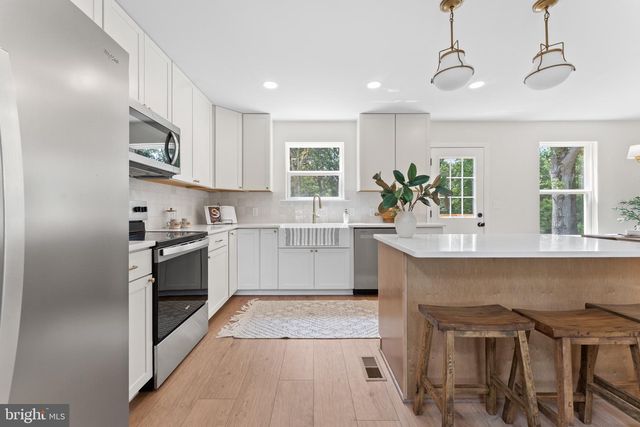 12308 PINEY LN, Remington, VA 22734