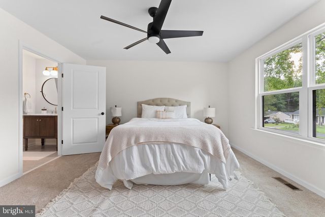 12308 PINEY LN, Remington, VA 22734
