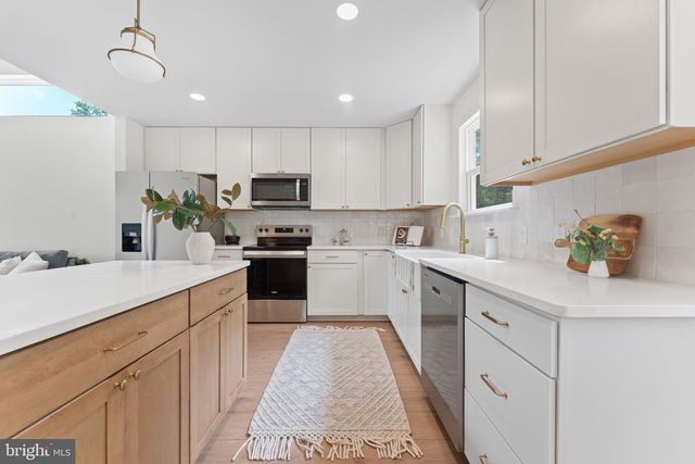 12308 PINEY LN, Remington, VA 22734