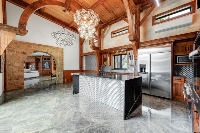 700 Rancho Grande DR, Wimberley, TX 78676