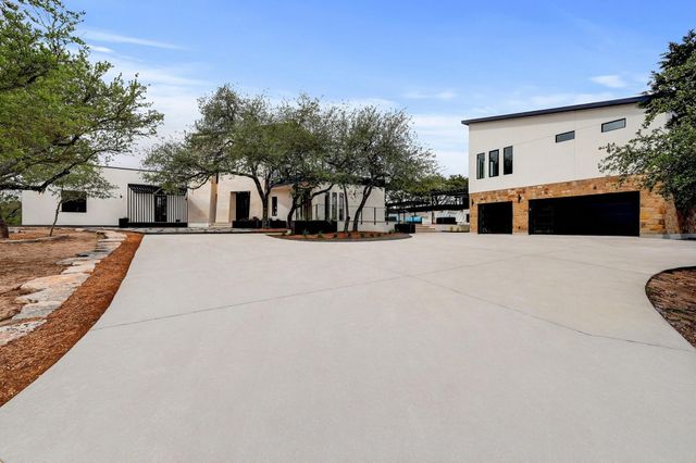 700 Rancho Grande DR, Wimberley, TX 78676