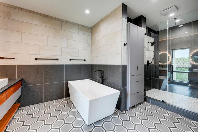 700 Rancho Grande DR, Wimberley, TX 78676